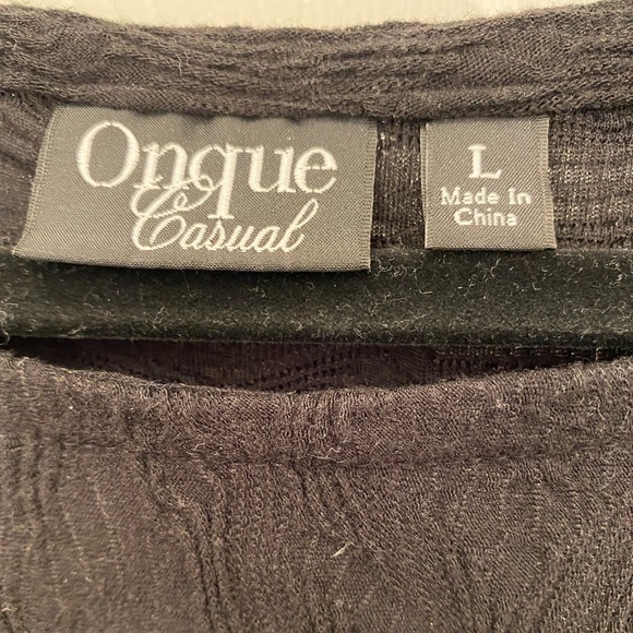 Top​​​​​​​​​​​​ - Picture 2 of 2